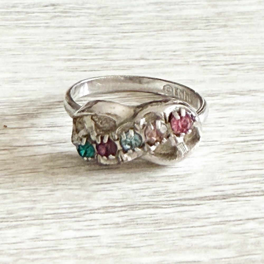 Emmons Vtg Size 6.75 Adjustable Silver Tone Multicolor Rhinestone Ring 60s 70s - Picture 13 of 13